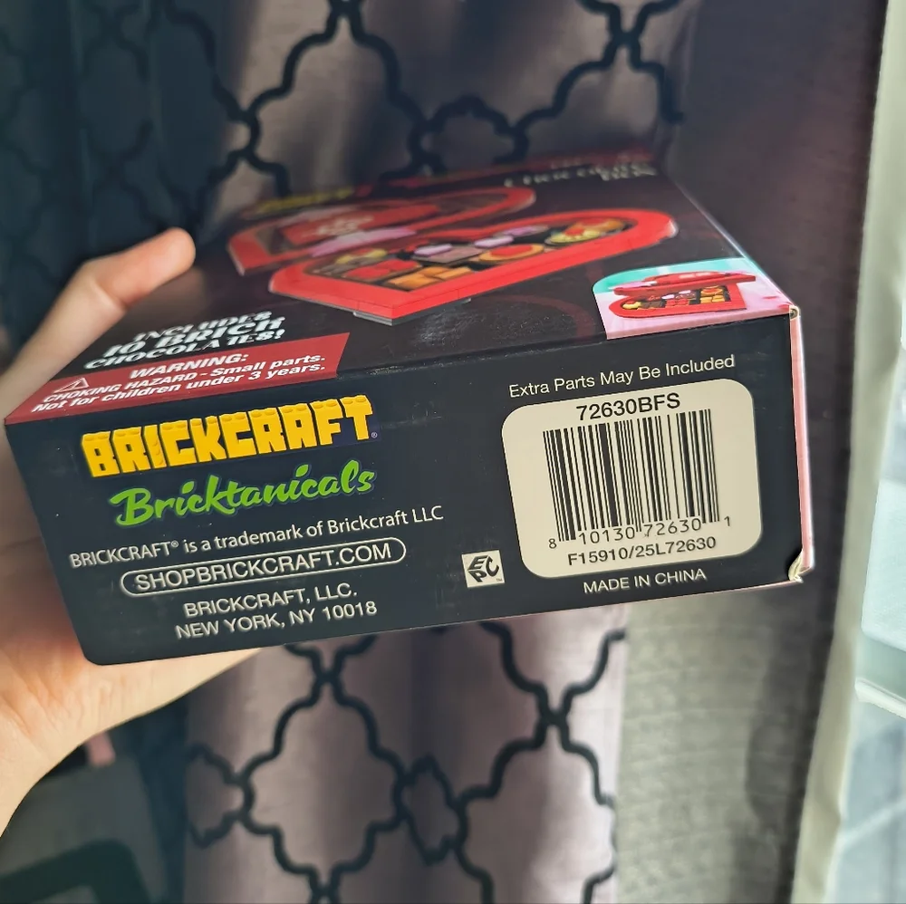 Brick Craft Bricktanicals Building Set Valentines Candy Chocolate Box NEW